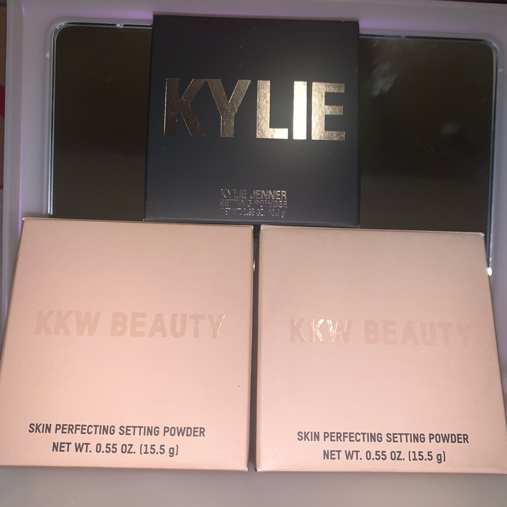 KKW Beauty Skin Perfecting Setting Powder